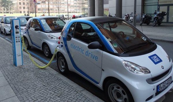 السيارة الكهربائية