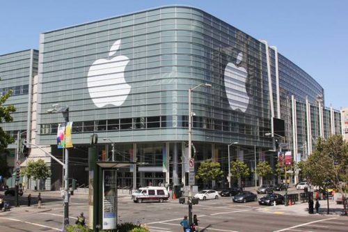 شاب يطالب شركة آبل بتعويض 1 مليار دولار apple