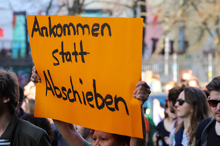 الخروج بدلاً من الترحيل Asylpolitik in Deutschland