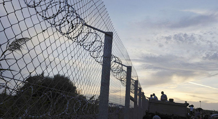 المجر تنتهك حقوق اللاجئين المجر