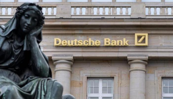 مع نهاية عهد ميركل .. القاع المصرفي يتذمر deutschebank
