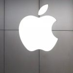 قانون جديد يفقد آبل خصوصيتها