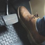 أسباب ضعف استجابة المحرك عند الضغط على دواسة البنزين