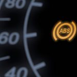أسباب وراء إضاءة علامة “ABS”